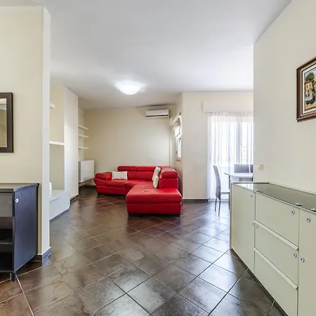 Spacious In The Heart Of By Pikhost Appartement