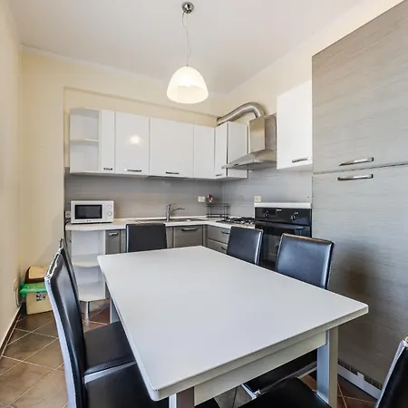 Appartement Spacious In The Heart Of By Pikhost Tirana