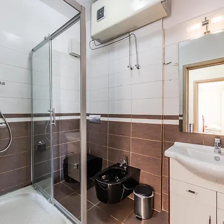 Spacious In The Heart Of By Pikhost Appartement *