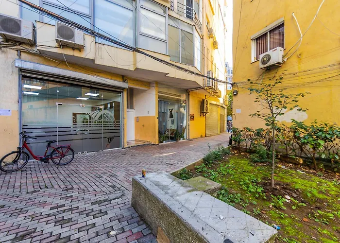 Spacious In The Heart Of By Pikhost Lejlighed Tirana